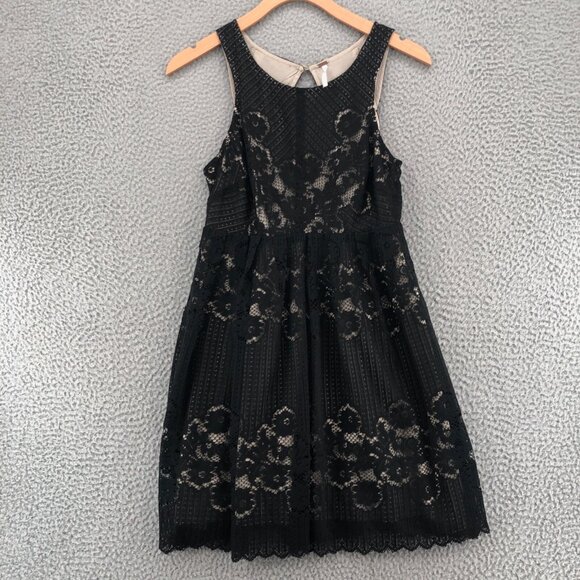 Free People Dresses & Skirts - Free People Dress Women 2 Black Mini Fit & Flare Pleated Lace Overlay Sleeveless